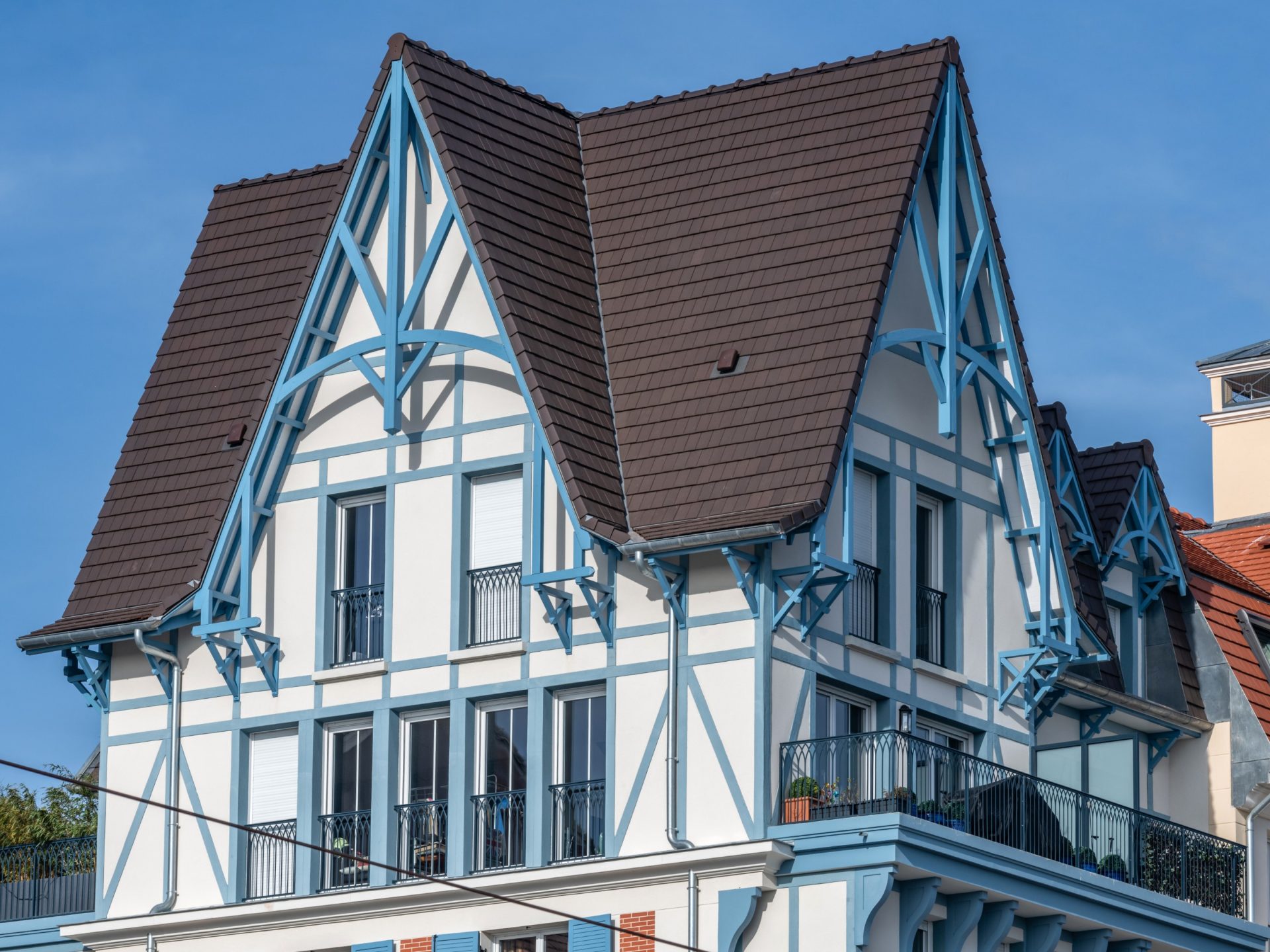 Plessis Capitales - Le Plessis-Robinson avec les tuiles Vauban 2 Droite Rouge, Brun et Ardoisé