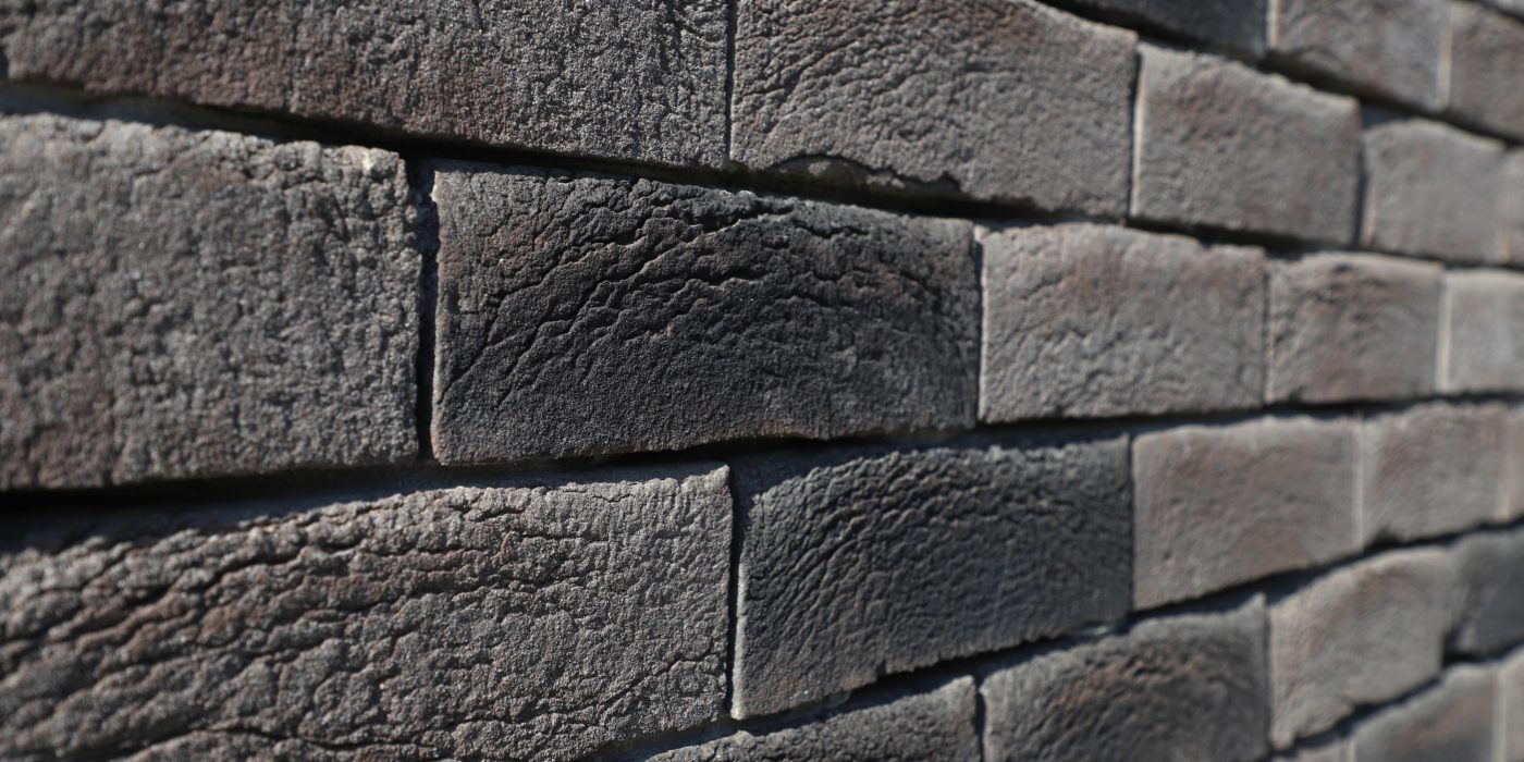 Mairie de Pleugueneuc avec les briques Terca Pagus brun-noir