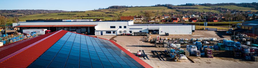 Pose de panneaux solaires en bac acier sur Gedimat Stoker