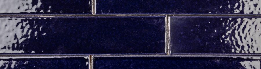 Plaquettes émaillées collées épiderme lisse bleu cobalt