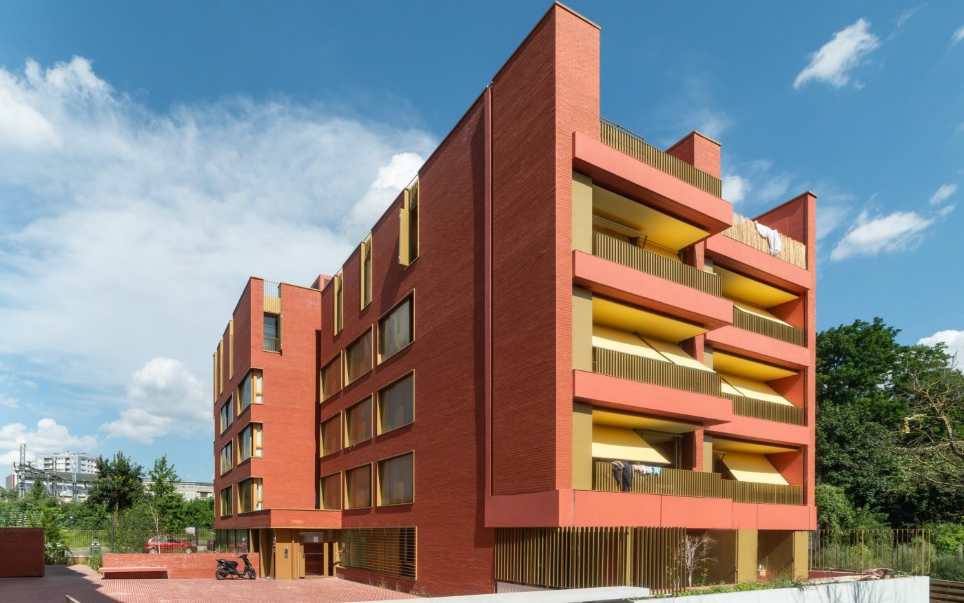 Logement collectif à Epinay avec la collection Terre Teinte Rouge