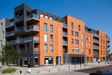 117 logements avec mise en oeuvre bardage. ZAC Centre ville 59420 MOUVAUX. Brique Terca.