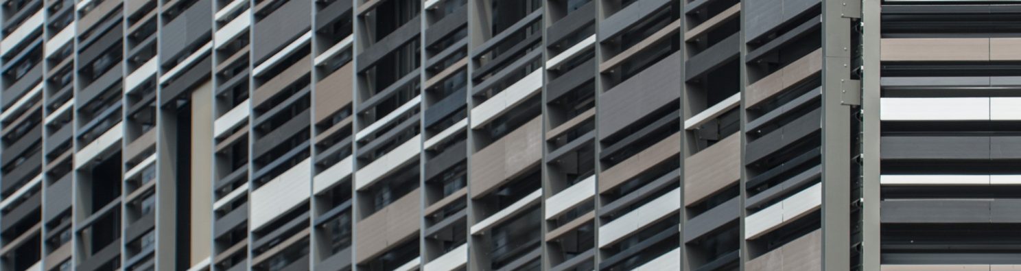 Faculty renovated in order to generate and consume his own energy. Le RIZOMM - Facultés de l'Université Catholique de Lille, 41 rue du Port 59000 Lille. Panel Argeton Barro Blanc Carrare, Gris Métal, Gris Platine, Noir Volcan, Noir émaillé, Blanc émaillé.