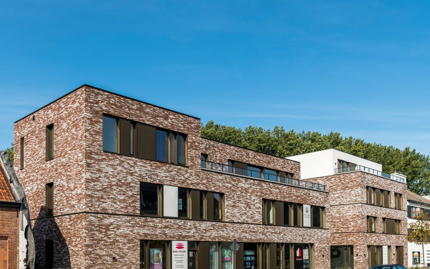 Reference photo new construction office and apartment in Oostkamp