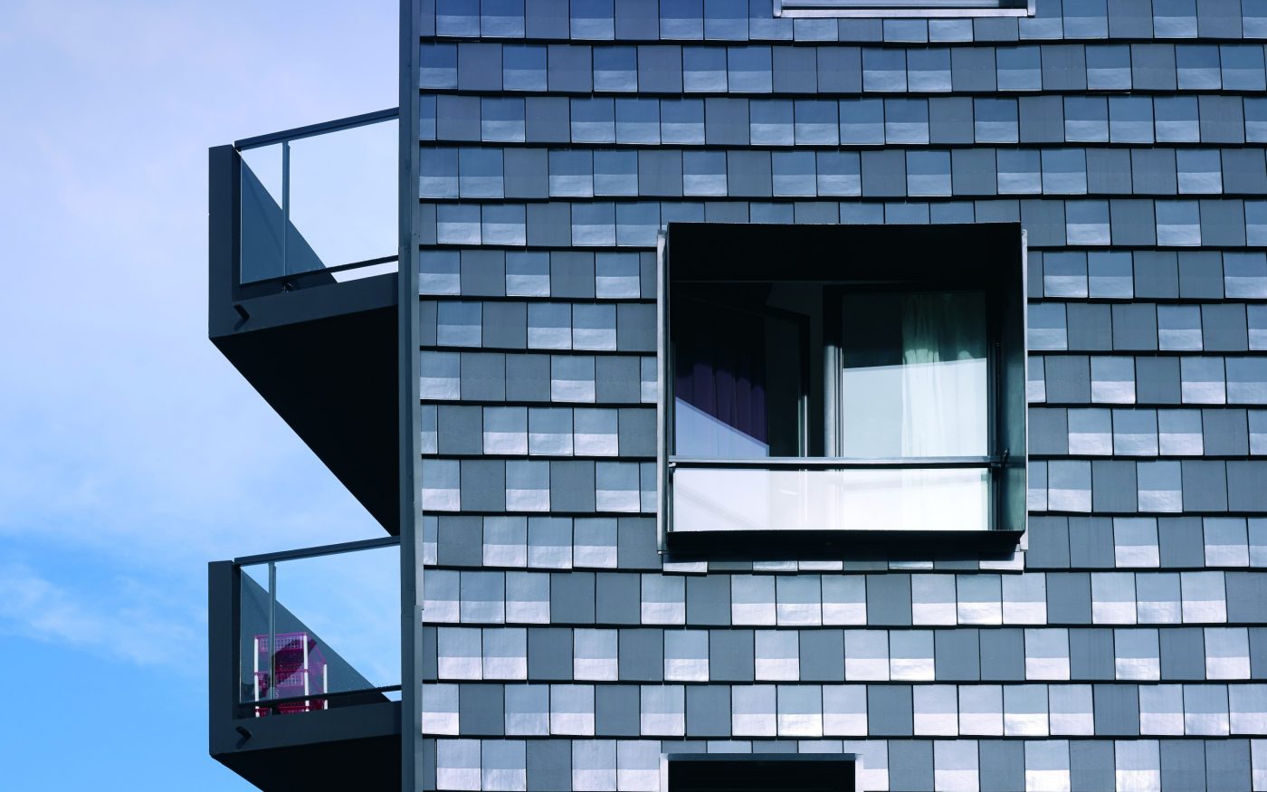 Logement collectif à Lille avec la tuile Datura gris-noir émaillé mat et ardoisé