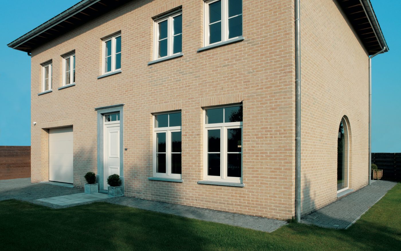 Maison individuelle à Beerse avec la brique Basia Fleur de paille l'authentique