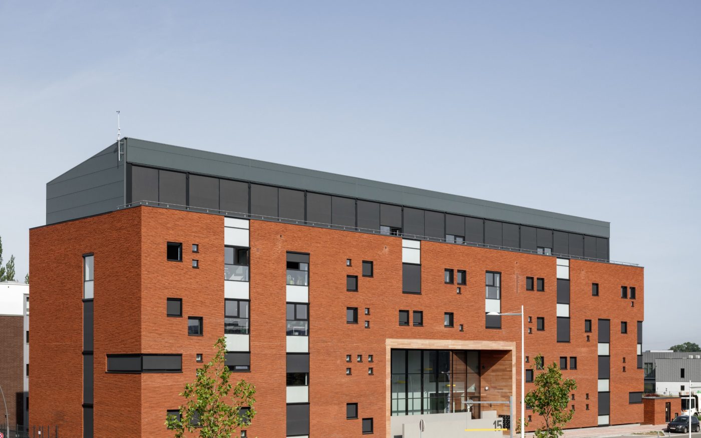 Nouvelle construction bureaux à Mons en brique Cassia Terca