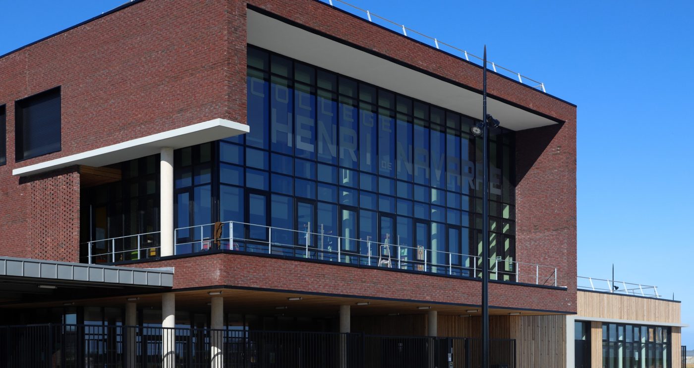 Collège Henri de Navarre à Yerville avec la brique Classo Blauw-rood Genuanceerd