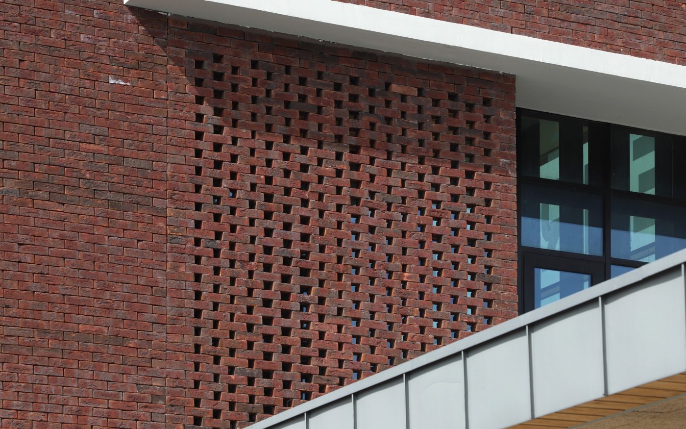 Collège Henri de Navarre à Yerville  avec la brique Classo Blauw-rood Genuanceerd
