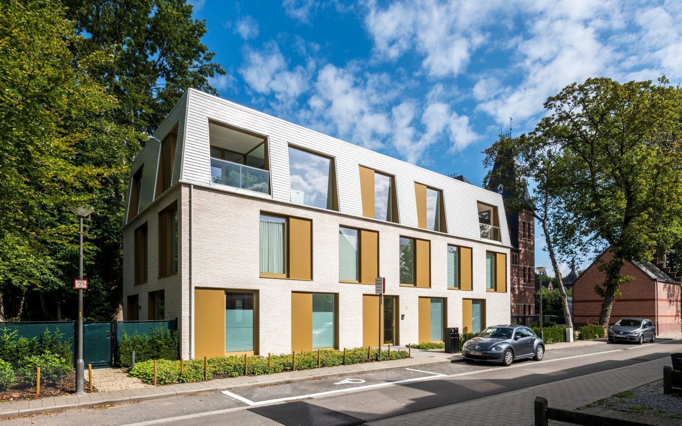 Logements du domaine Hooghuys à Ekeren (Belgique) Architectes : Binst Architects et Architectenassociatie Angst & D’hoore, Antwerpen Elignia blanc arctica snow