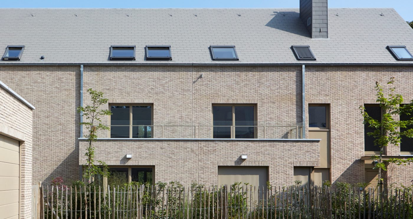 Maisons individuelles avec la brique Forum prata nuancée