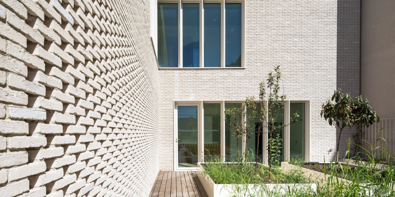 Terca Monde Ville de Villeurbanne Agence Brenac Gonzalez Stefan Tuchila Terca Agora super blanc