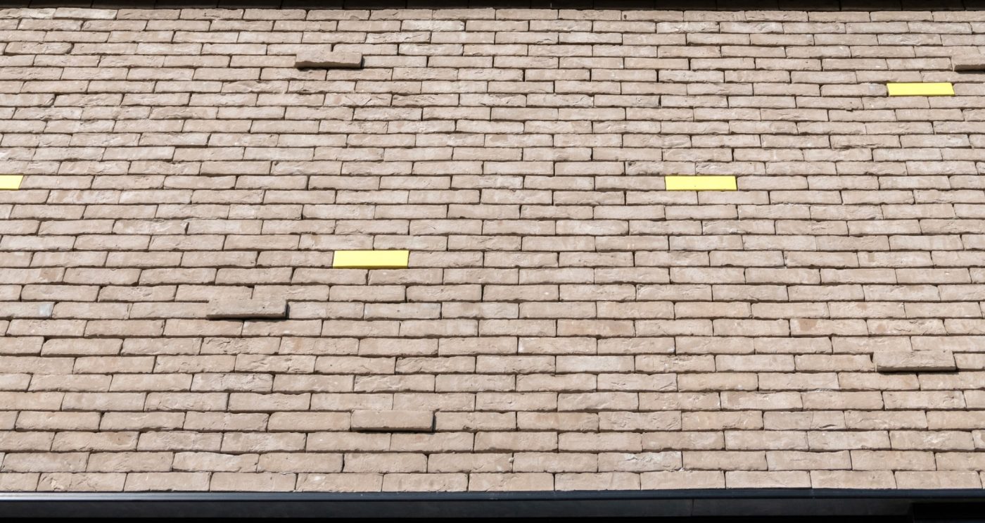 Centre administratif à Corbeil Essonnes avec la brique Forum prata et Crystal Jaune émaillée