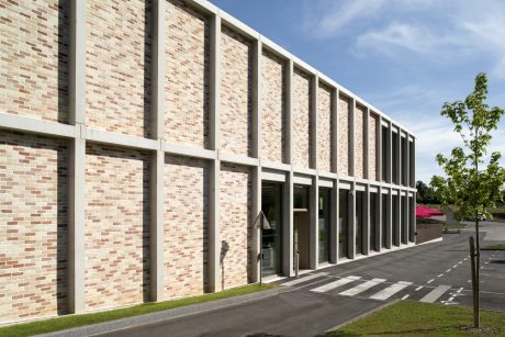 La Fabrique Biscuiterie Cornu avec le système Kess et les briques Fleurs de pommier, Fleurs de cerisier, Vieux nokke, Forum Branco, Oud Bologne