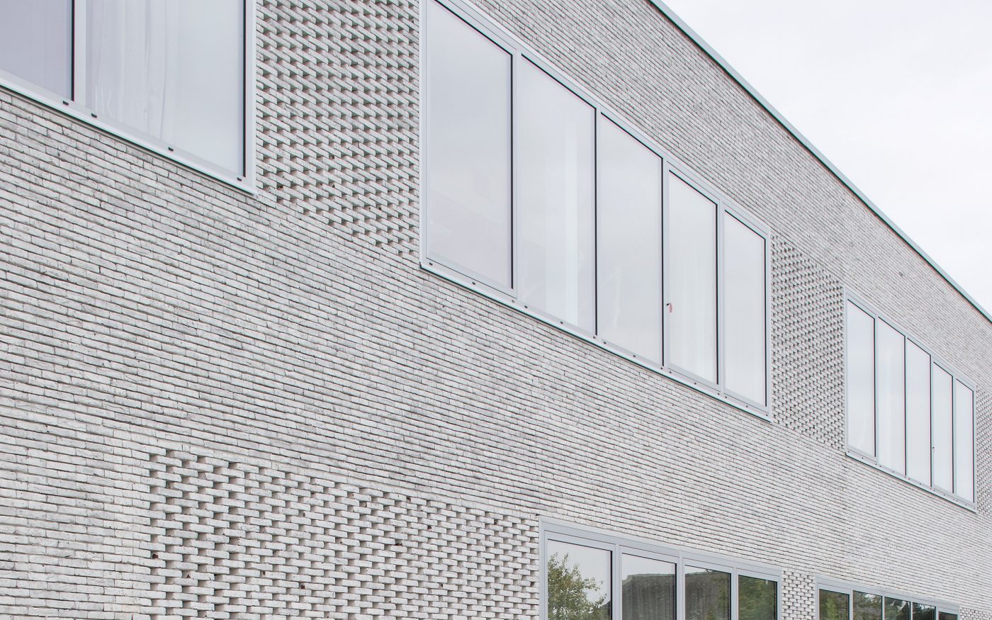 Façade du Lyc&ée Théodore Monod à Le Rheu avec la brique de parement Terca Imperium Albius