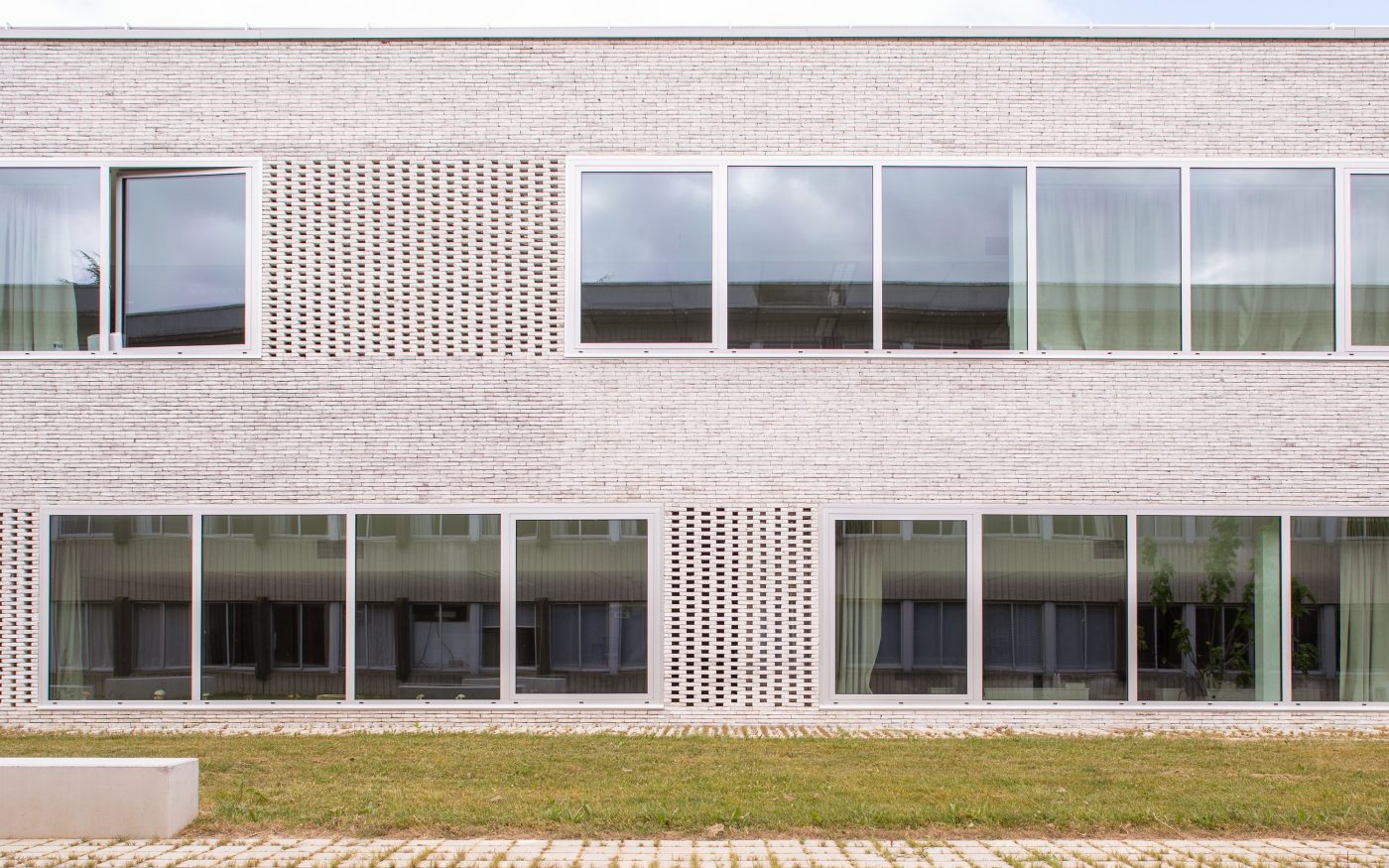 Façade du Lyc&ée Théodore Monod à Le Rheu avec la brique de parement Terca Imperium Albius