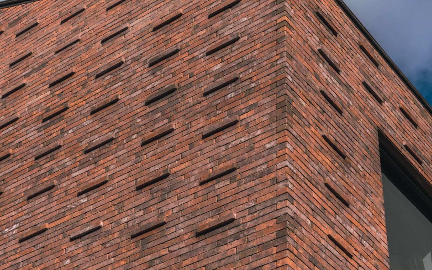 photo d'une nouvelle construction maison de soins à Kortrijk en Belgique avec Métropolis Rouge aula