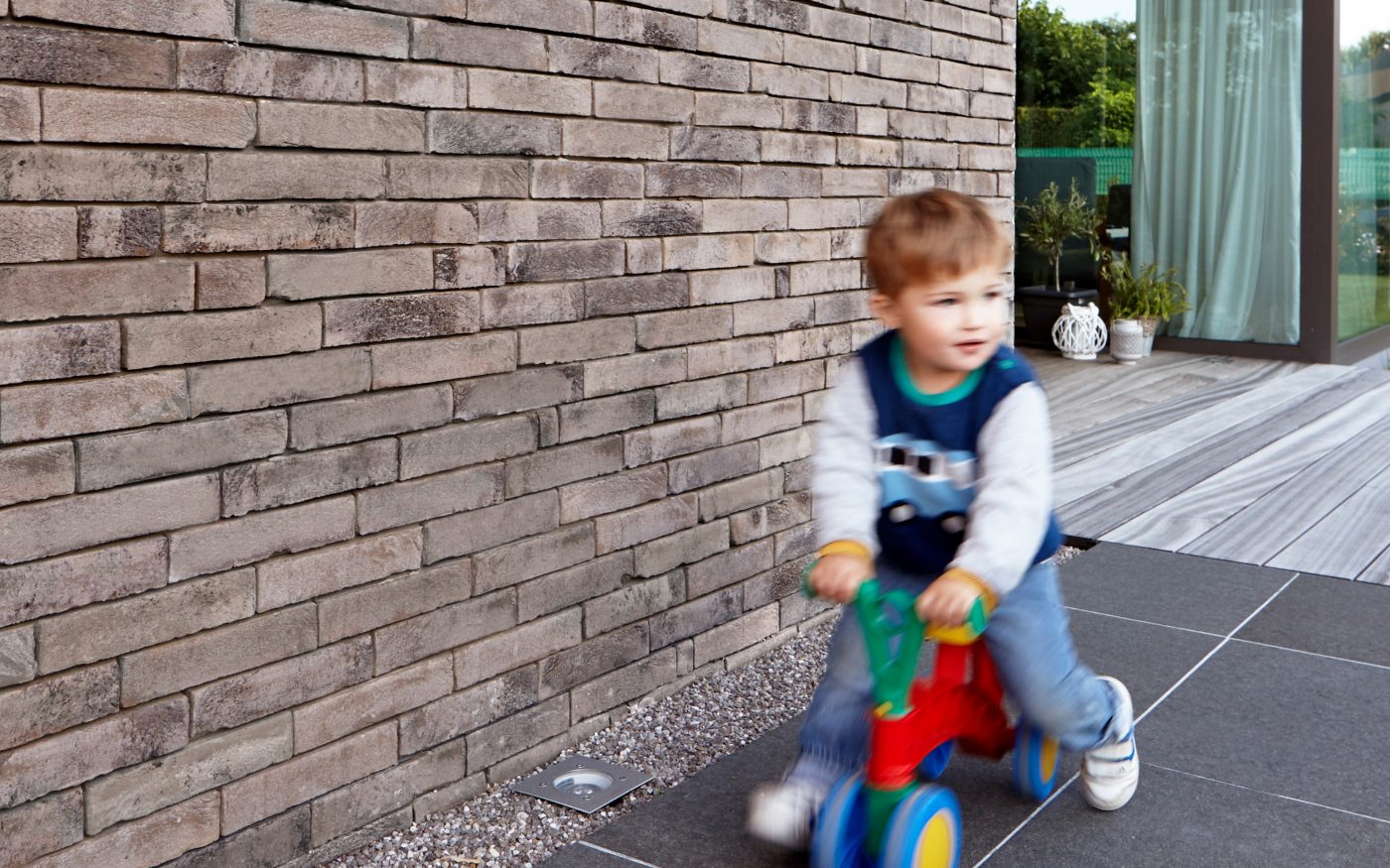 Maison individuelle à Sint-Andries avec la brique Pagus Iluzo gris-noir