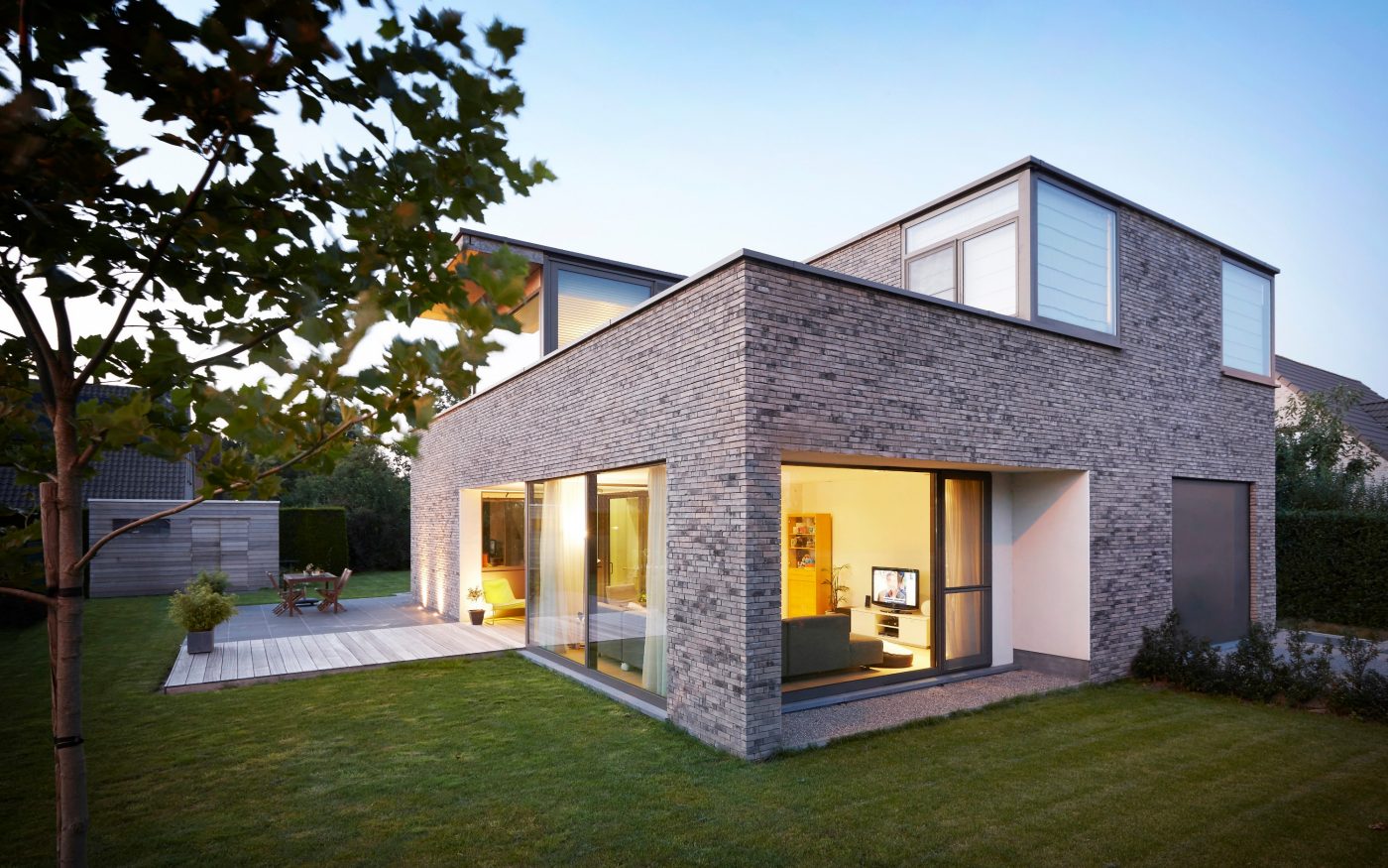 Maison individuelle à Sint-Andries avec la brique Pagus Iluzo gris-noir