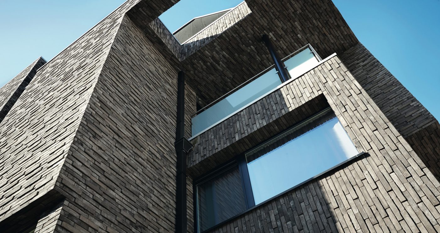 Logements collectifs à Gand avec la brique Pagus gris-noir