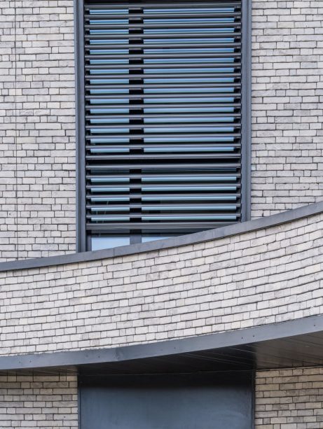 Bureaux pour Phibor Entreprise réalisé avec des briques de parement agora gris agate