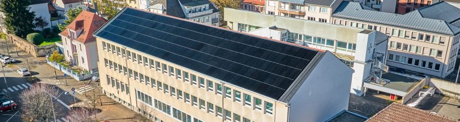 Ecole privée Ste Philomène à Haguenau avec integration de 190 panneaux solaires Solterre PV Premium Nord