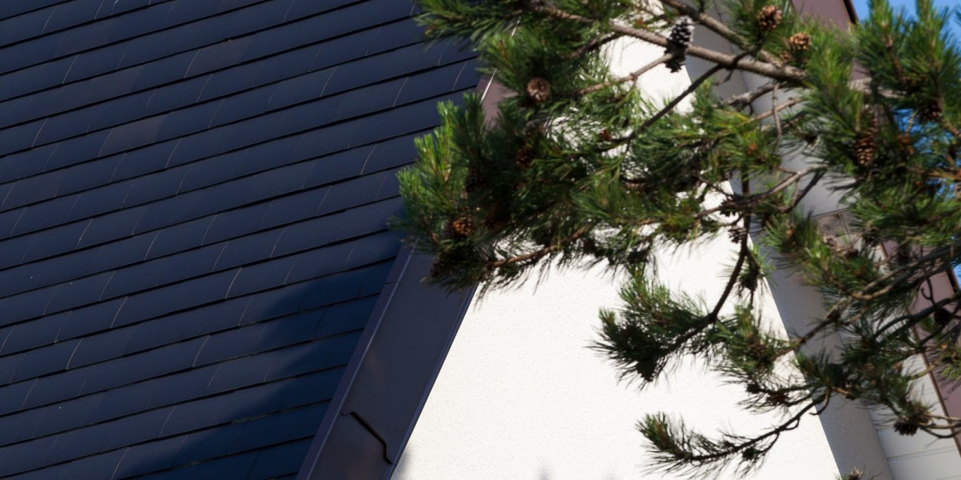 Maison individuelle avec un étage. Villa New Waves, 90 avenue des Sables 62520 Le Touquet. Tuile Koramic Ardoise Céramique Bellus Ardoisé.