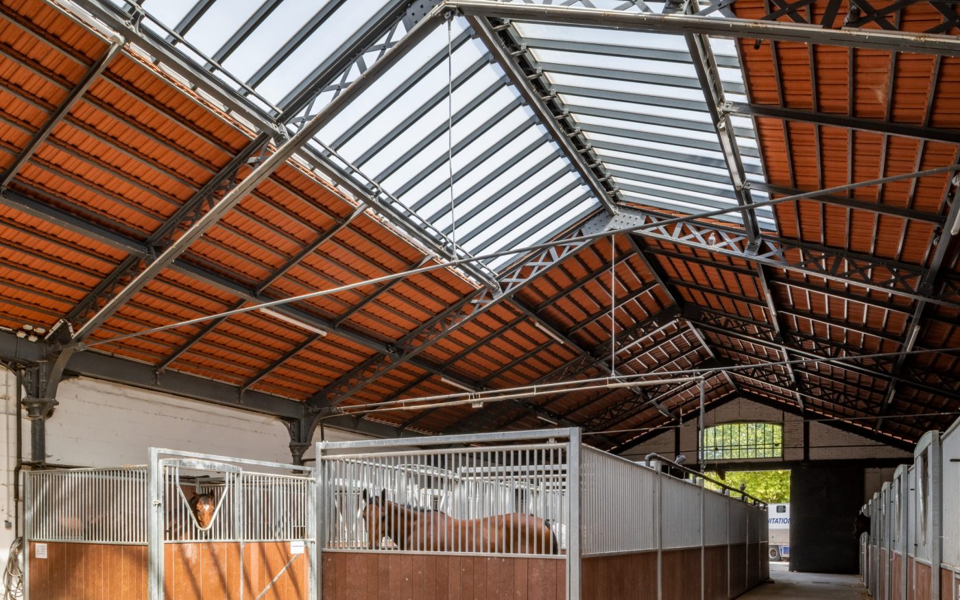 Centre équestre tuile transparente wienerberger