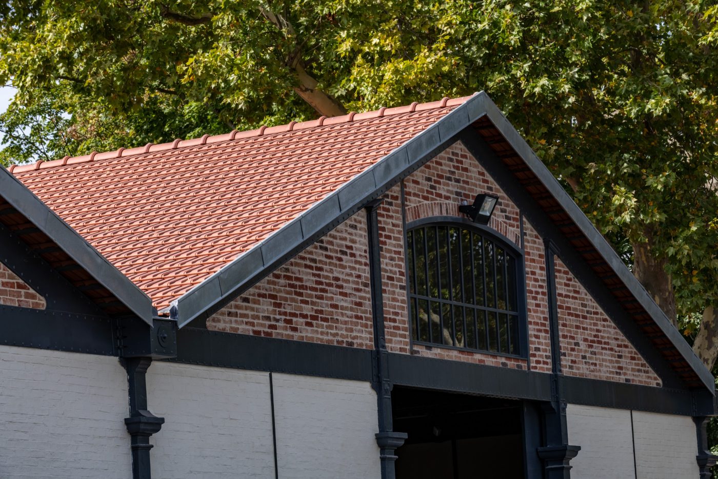 Centre équestre - Tuiles Méga rouge et Méga transparentes.