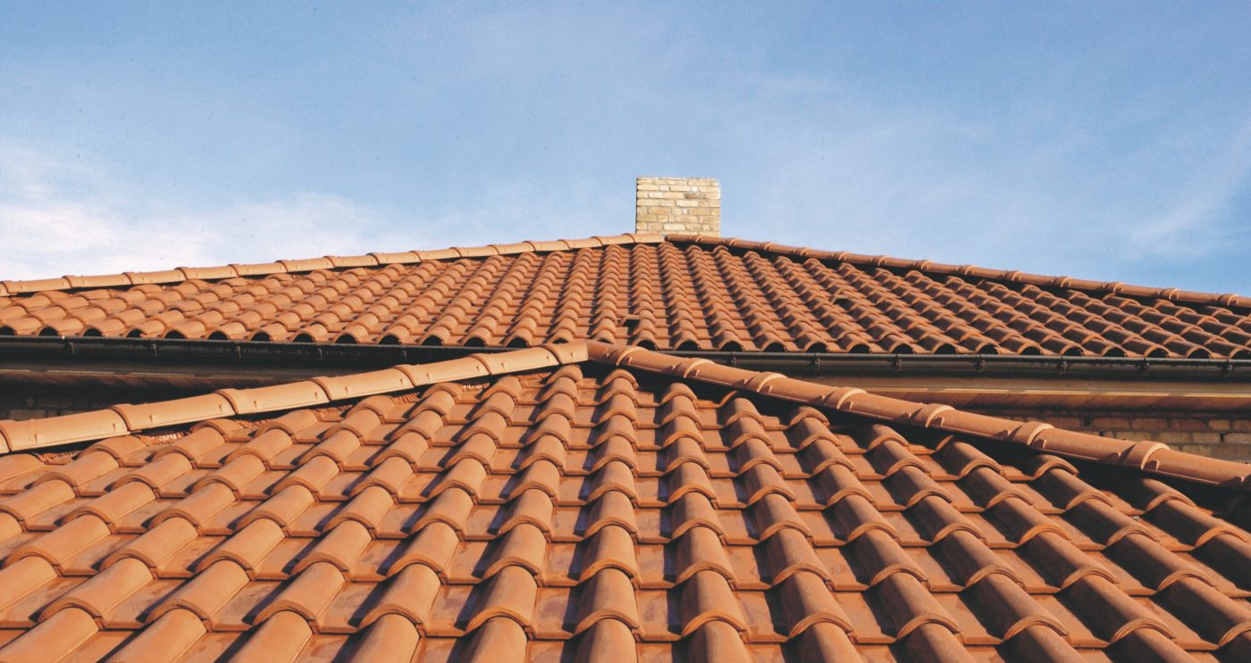 Toiture avec la tuile  Romane 1.2 Rouge