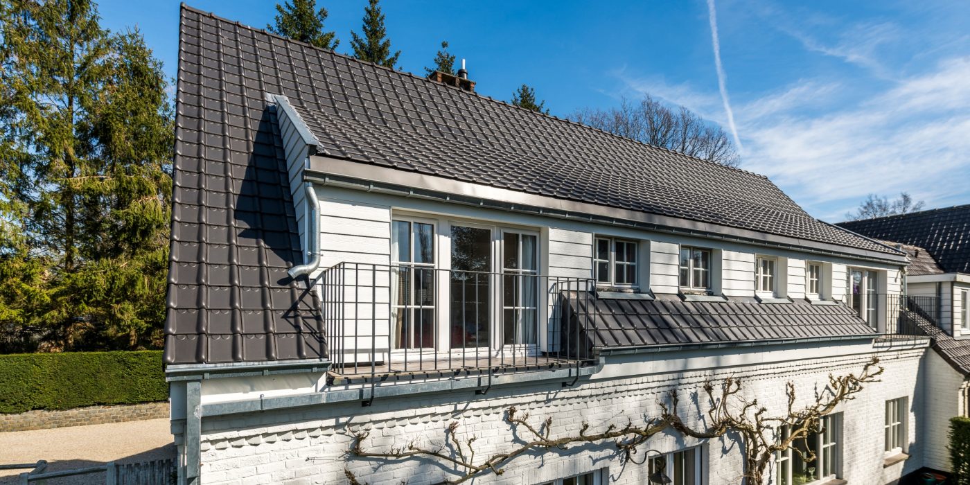 Maison individuelle - Tuile Tempête 18 Noir mat