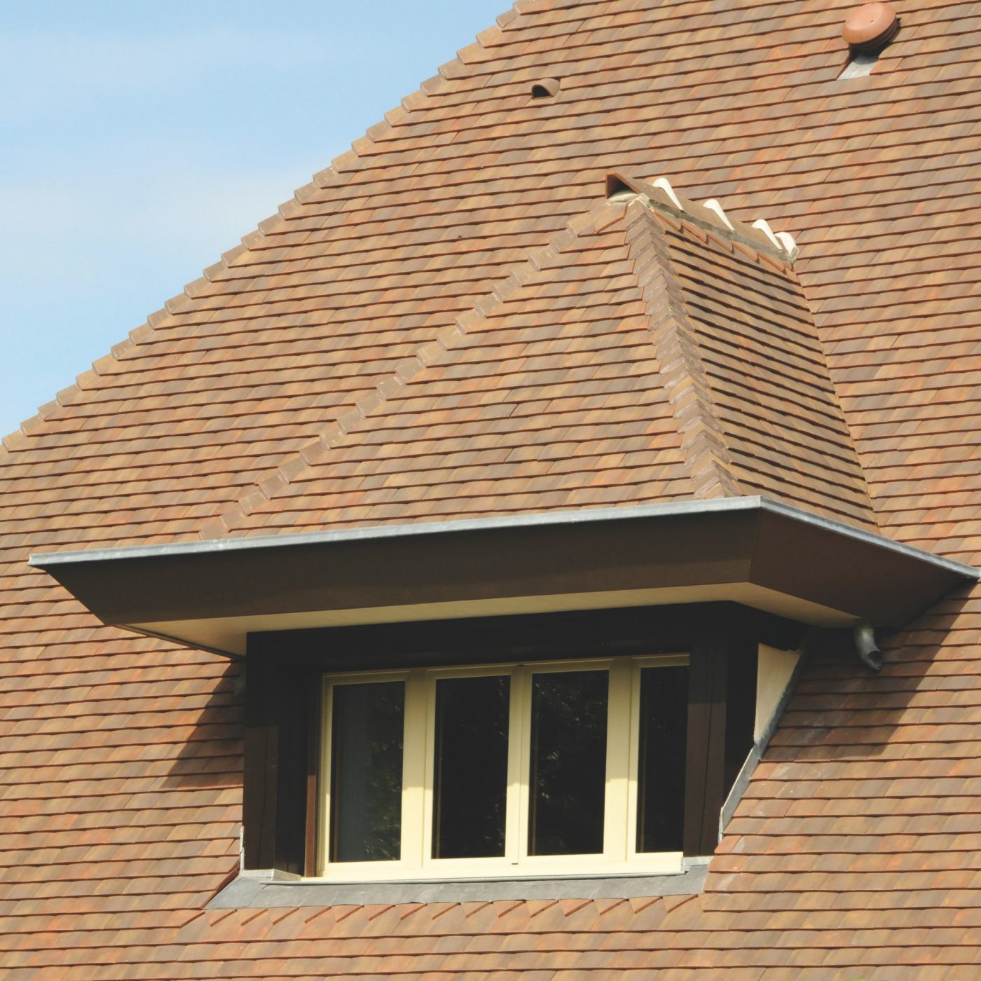 Maison individuelle à St Aignan réalisée avec des tuiles Rustique vieilli touraine