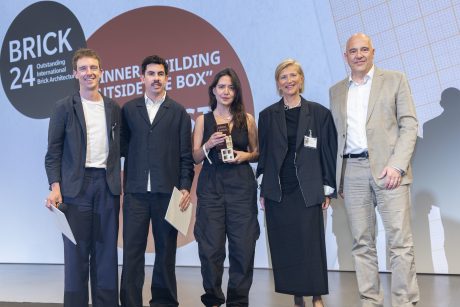 Les architectes HANGHAR avec la jury Christine Conix