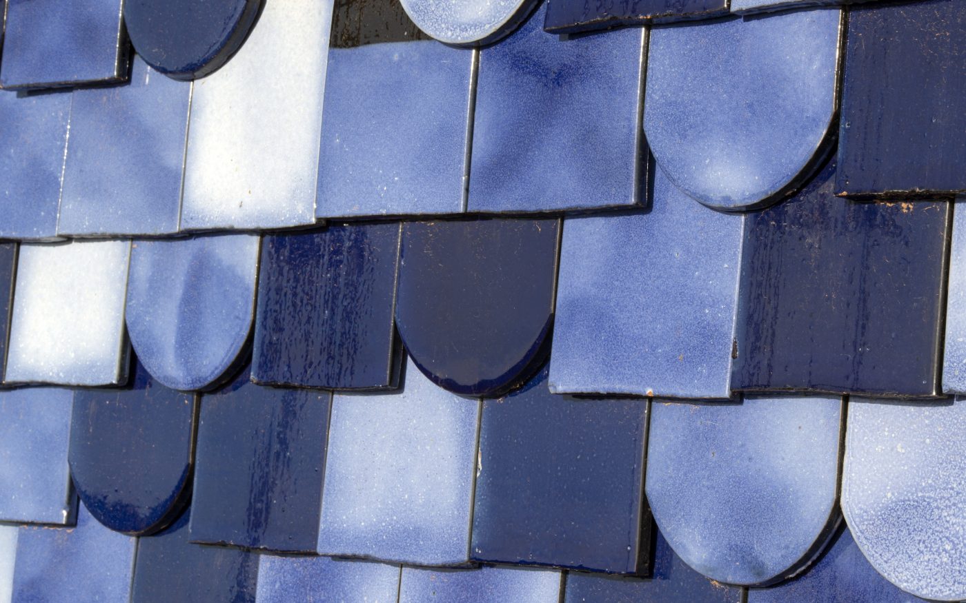 Pôle Tertiaire et logements collectifs à Viotte (25) avec les  tuiles Aléonard Emaillées