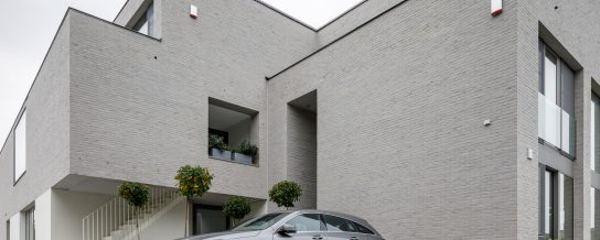 Maison individuelle intergénérationnelle à Alost, Belgique avec la brique Terca Agora gris argenté