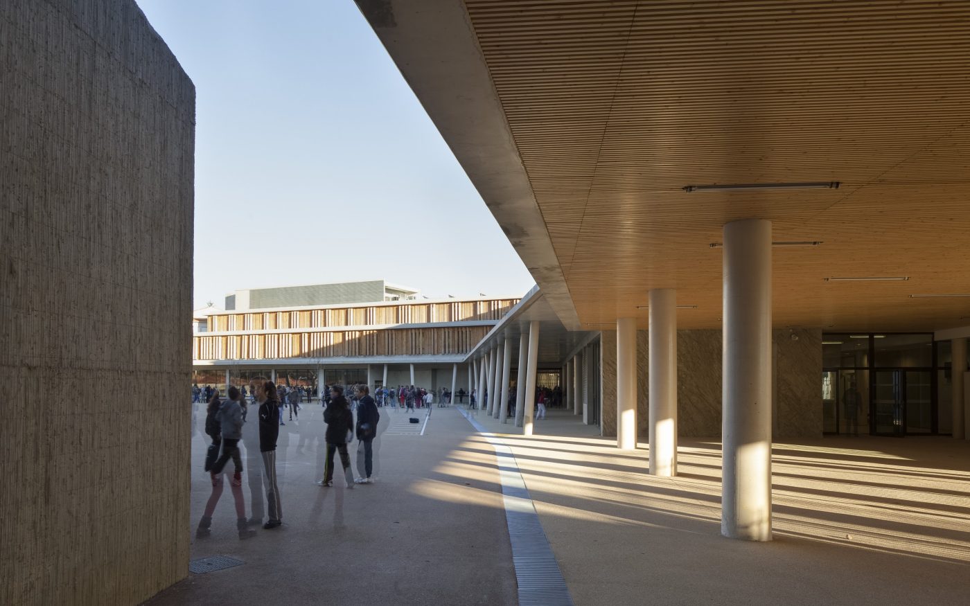 College Nathalie Sarraute, comprehensive school and gym with clay facade panels; Brick Award Nominee 2014; architectes cactus, Rey Lucquet et associes; Photo: Philippe Piron