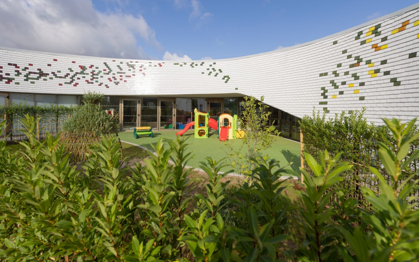crèche simone de beauvoir à liévin avec tuiles émaillées aléonard