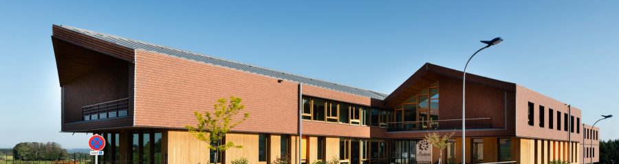 Nouvel ehpad à Xertigny avec les tuiles plates Koramic Plate 301 Toscane