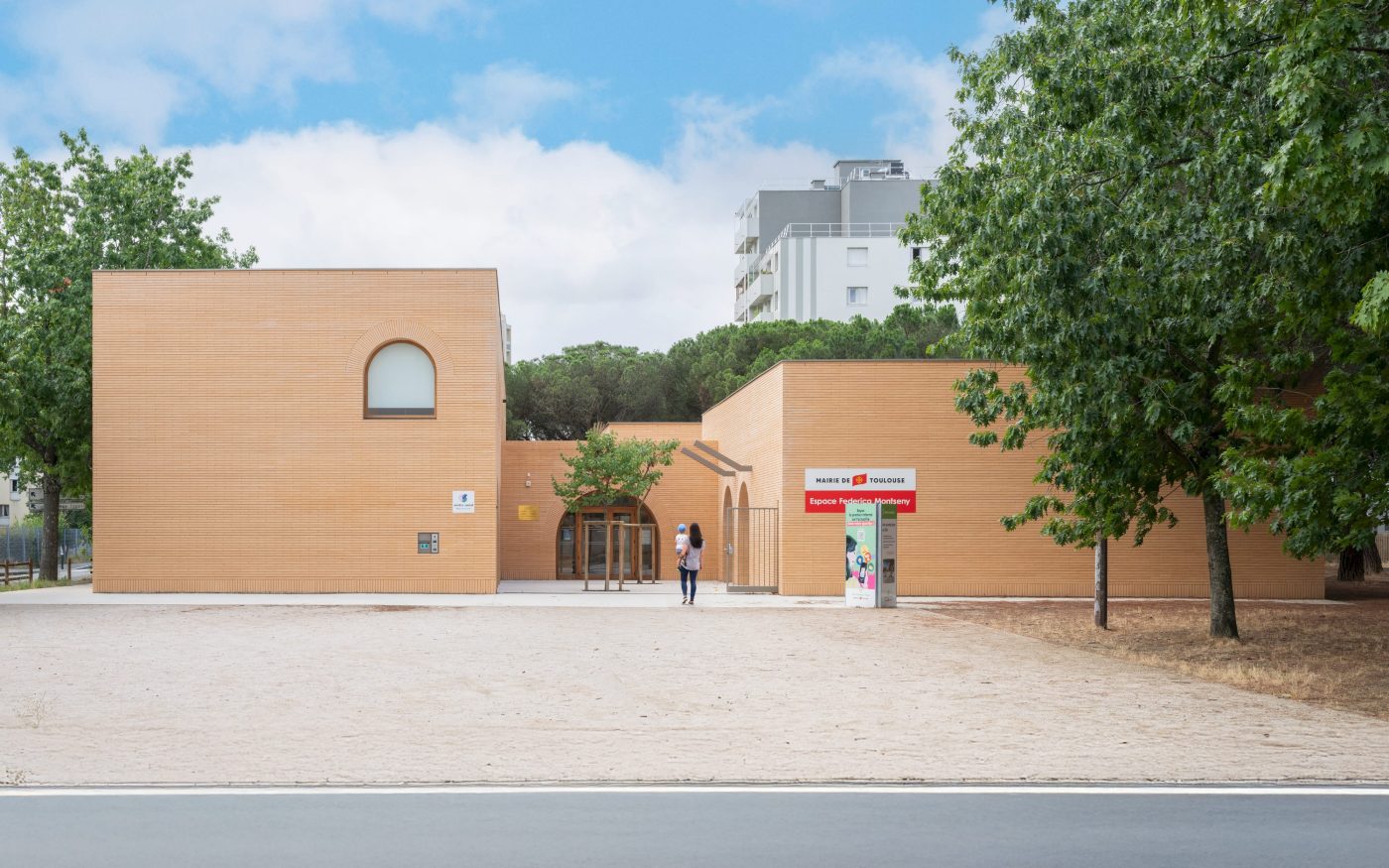 espace federica monstseny à toulouse avec brique terreal champagne