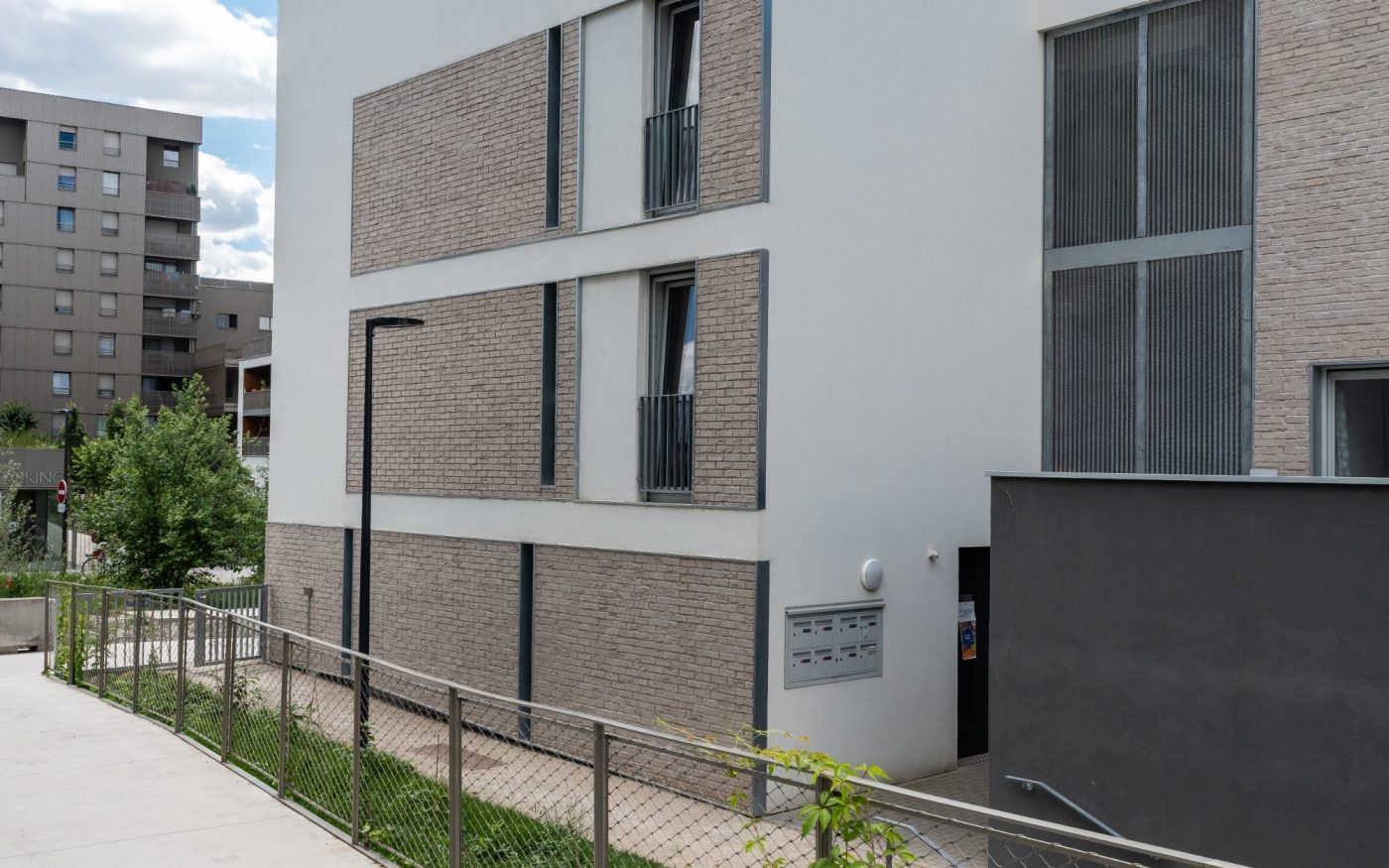 Logements collectifs  Ambitions à Strasbourg avevc le système de vêture Kess finition Terca Forum Prata