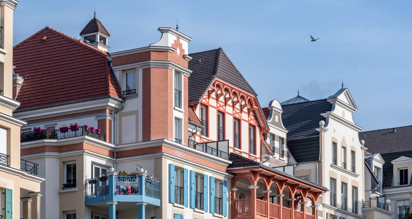 Logements collectifs Ensemble Capitales à Plessis-Robinson avec les tuiles Vauban 2 Droite Rouge, Brun et Ardoisé