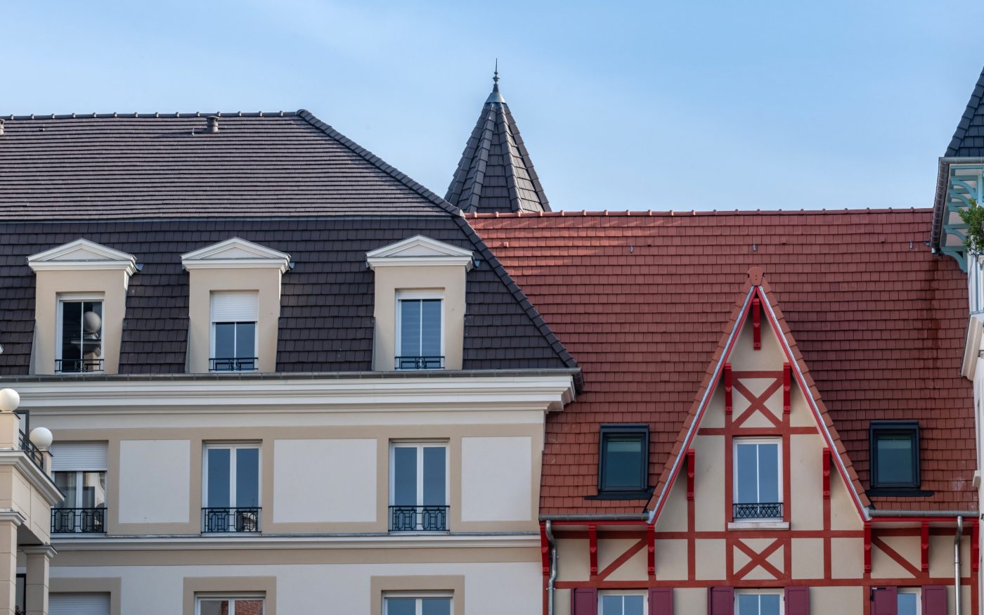 Logements collectifs Ensemble Capitales à Plessis-Robinson avec les tuiles Vauban 2 Droite Rouge, Brun et Ardoisé