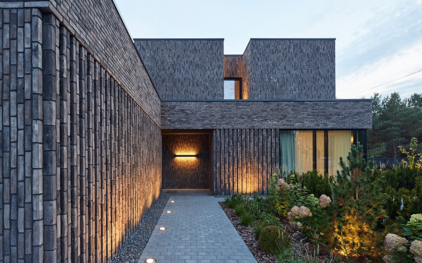 Maison individuelle à Vilnius en Lituanie avec les briques de parement Terca Pagus Gris Noir
