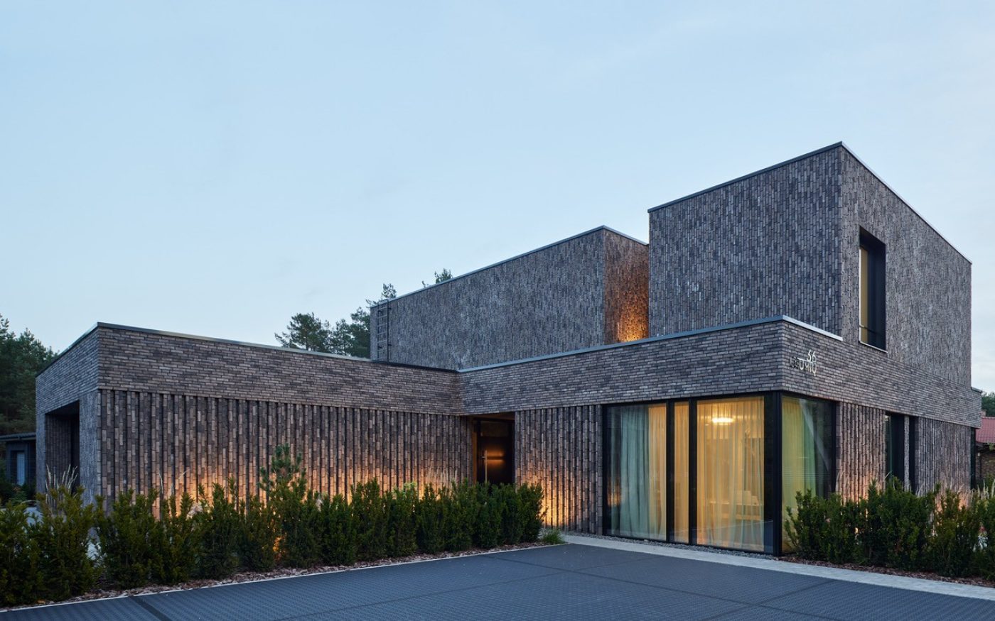 Maison individuelle à Vilnius en Lituanie avec les briques de parement Terca Pagus Gris Noir