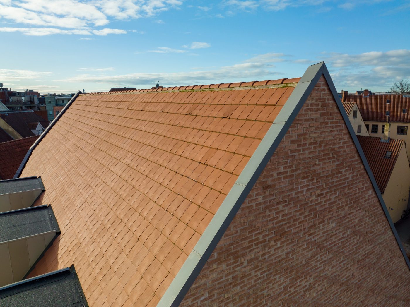 Roof tiles - Datura Naturrød - Oluf Bagers Plads, Denmark
