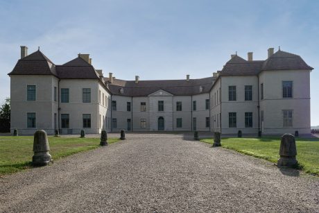 Château de Ray-sur-Saône (70) rénové par l'entreprise Pateu & Robert avec les tuiles Aléonard Monuments Historiques