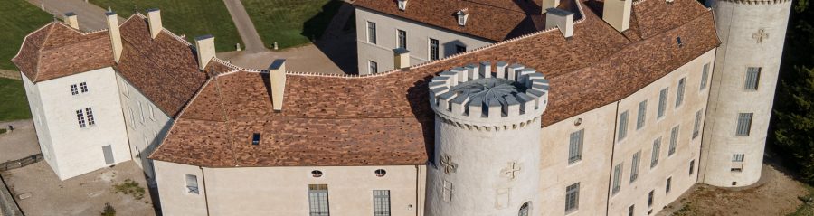 Château de Ray-sur-Saône (70) rénové par l'entreprise Pateu & Robert avec les tuiles Aléonard Monuments Historiques