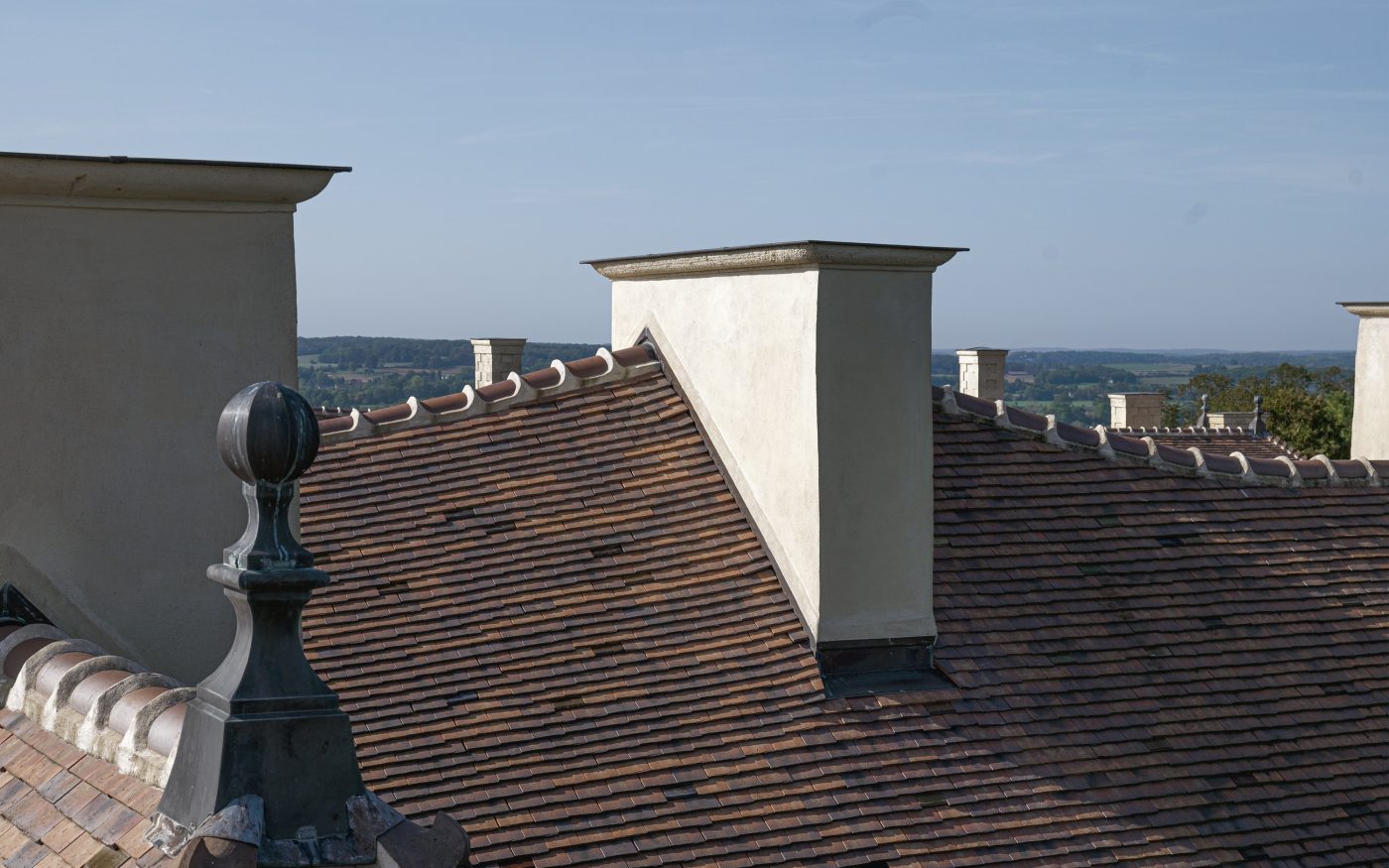 Château de Ray-sur-Saône (70) rénové par l'entreprise Pateu & Robert avec les tuiles Aléonard Monuments Historiques