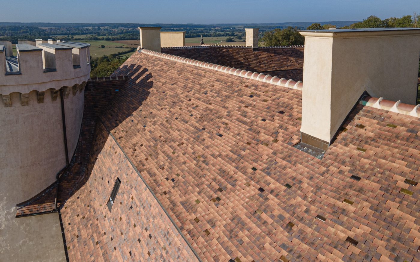 Château de Ray-sur-Saône (70) rénové par l'entreprise Pateu & Robert avec les tuiles Aléonard Monuments Historiques