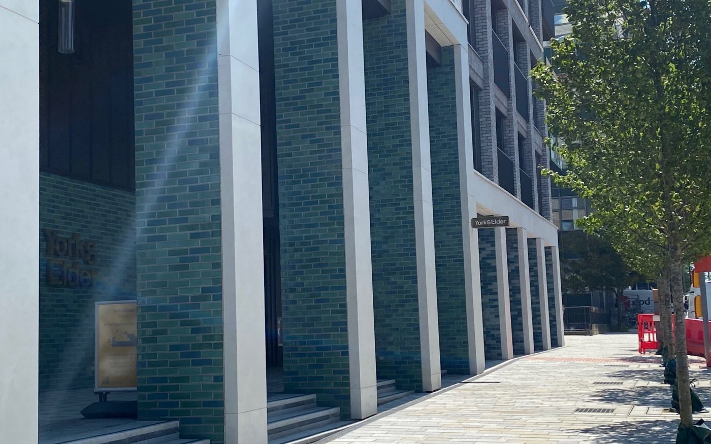 Rénovation d'appartements Longley Place à Brighton avec les briques Terca Emaillées Crystal